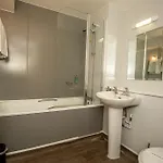 隆兹伯勒酒店 3* 塞尔比