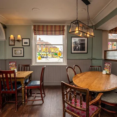 The George 3*