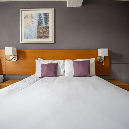 Hotell The George 3*