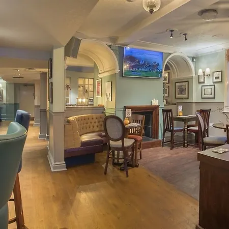 The George 호텔 셀비